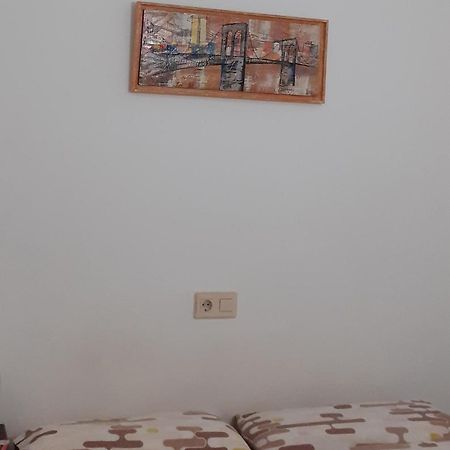 Habitacion Doble Privada En Figueres Luaran gambar