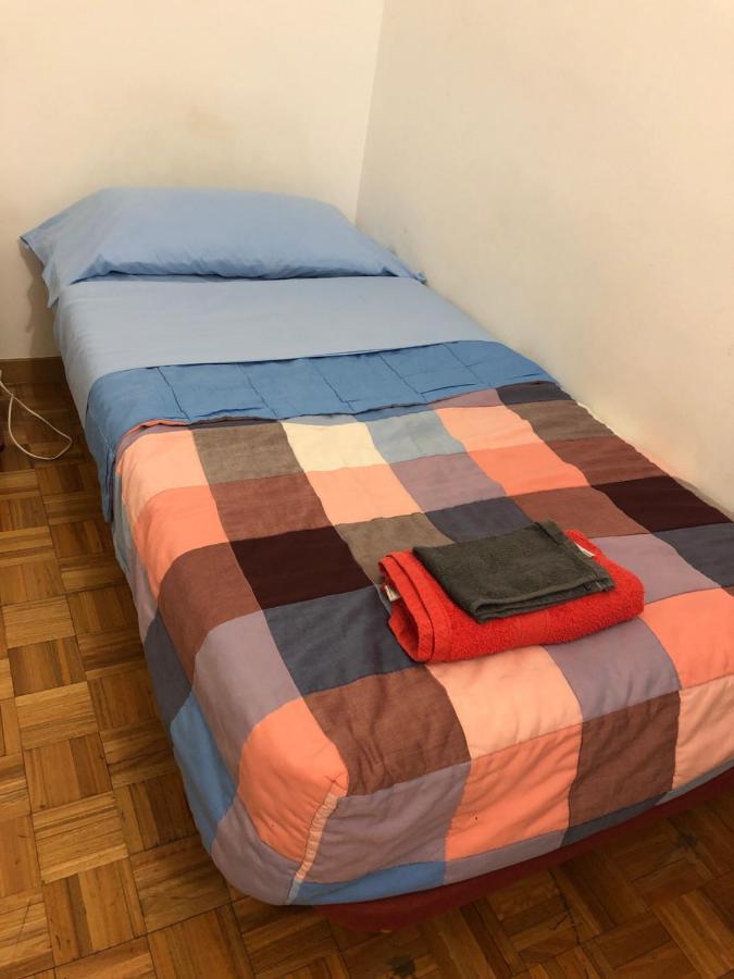 Habitacion Doble Privada En Figueres Luaran gambar
